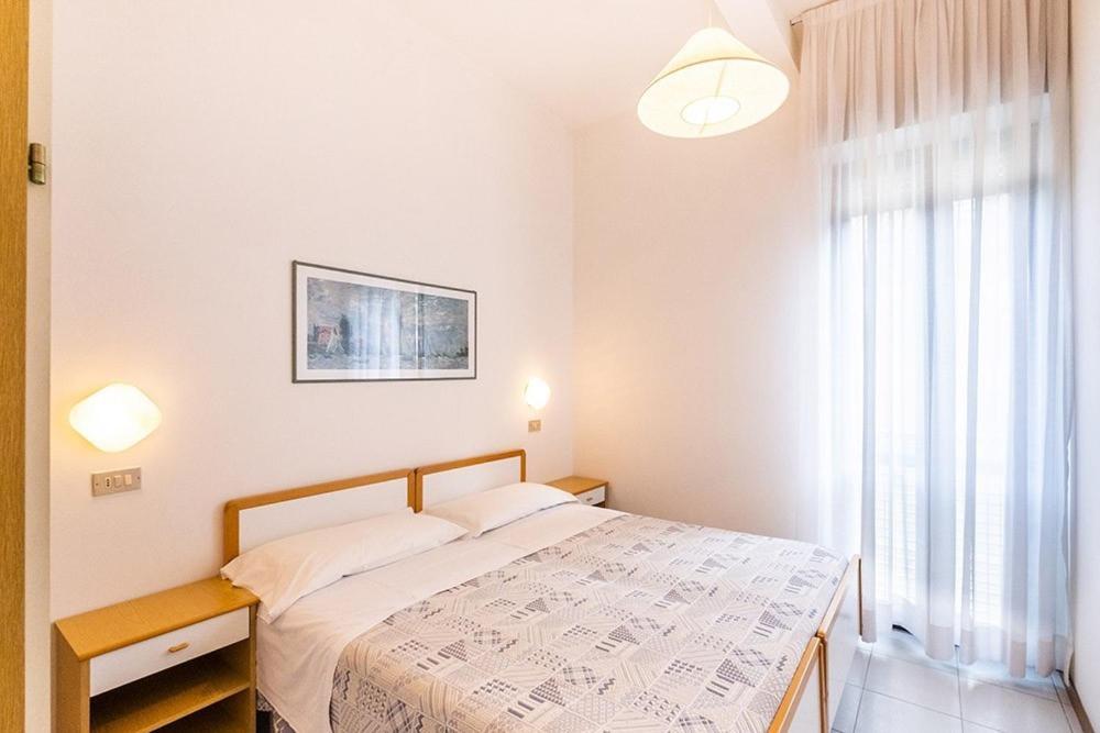 Residence Caterina Каттолика Экстерьер фото