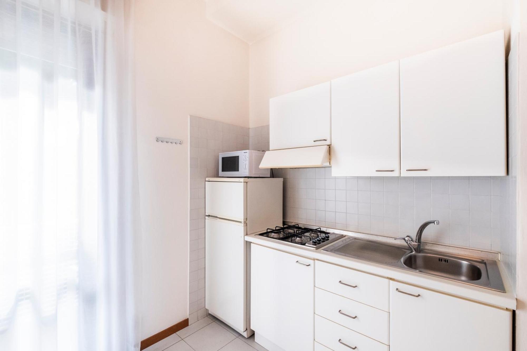 Residence Caterina Каттолика Экстерьер фото