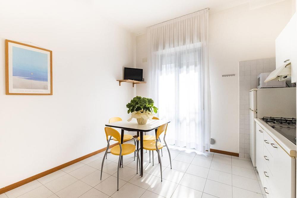 Residence Caterina Каттолика Экстерьер фото